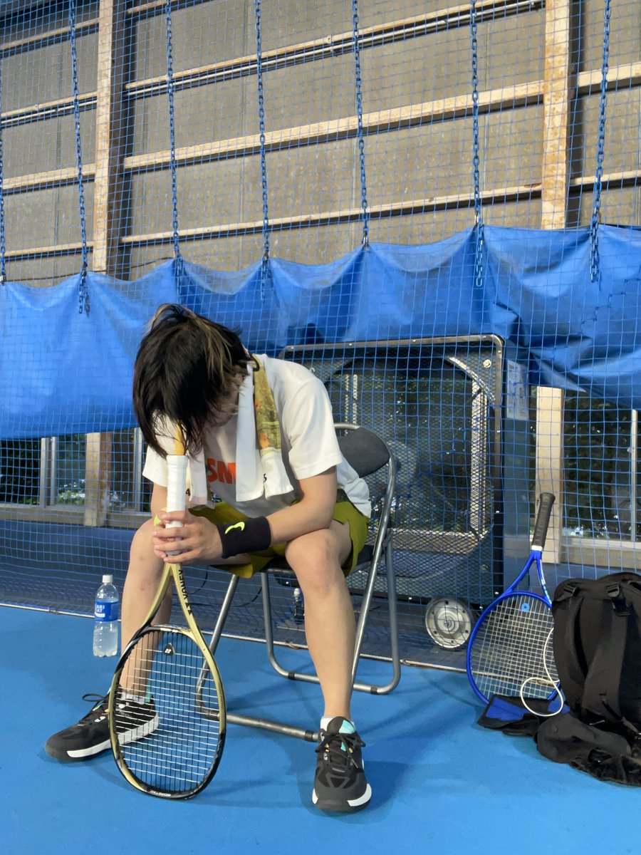 x_missiy's tweet image. 死闘2連勝後の労死のワイ。

3試合目、サーブかレシーブか聞かれ
『先行で。』と返答。
脳みそがポケカ脳になる。