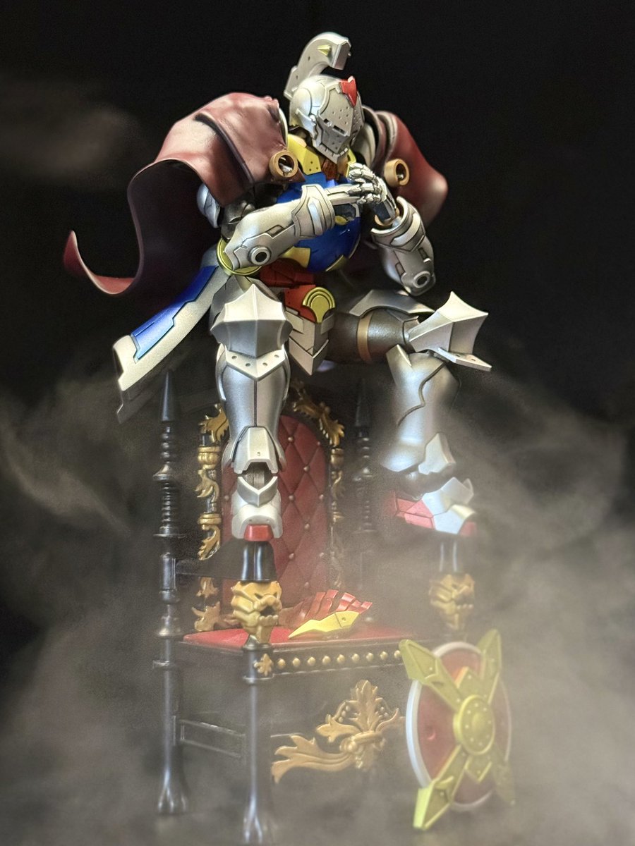 EditorMan_hira's tweet image. スモークを少し焚いて撮ったバージョンもあるので、それも見てください。やっぱり、コンペに提出するならジオラマ土台は作らなきゃかな。