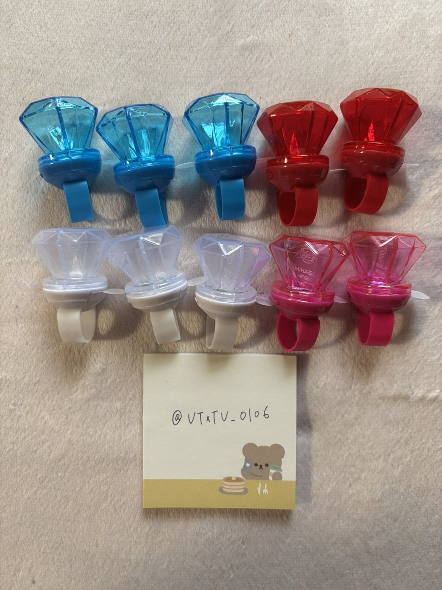 グッズ交換

求：💫💛さん
譲：画像のもの

お気軽にお声掛けください❁¨̮

 #めておらグッズ交換