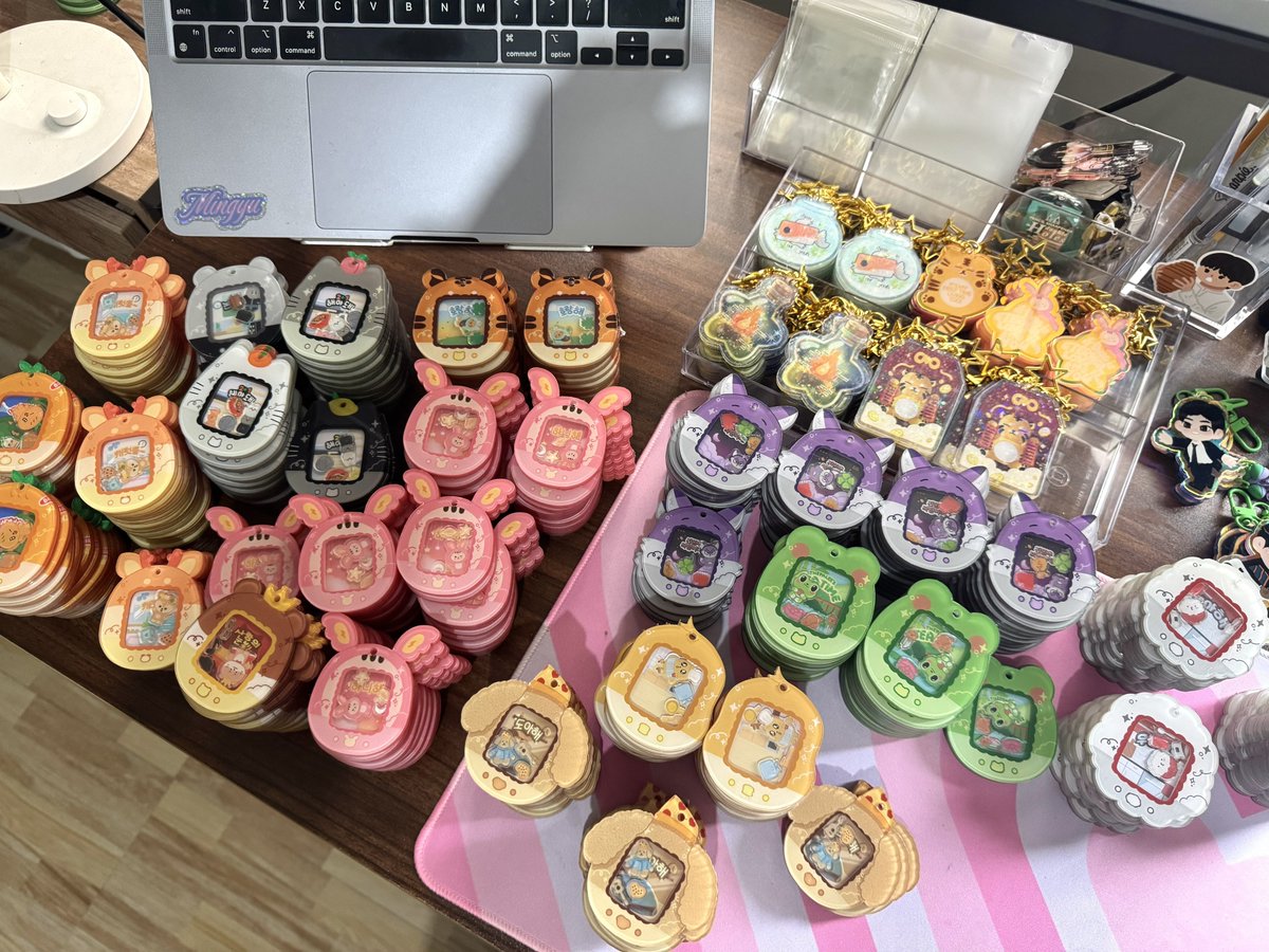 please give me ample time to pack everything 😿 shipping will start by next week, wednesday i think