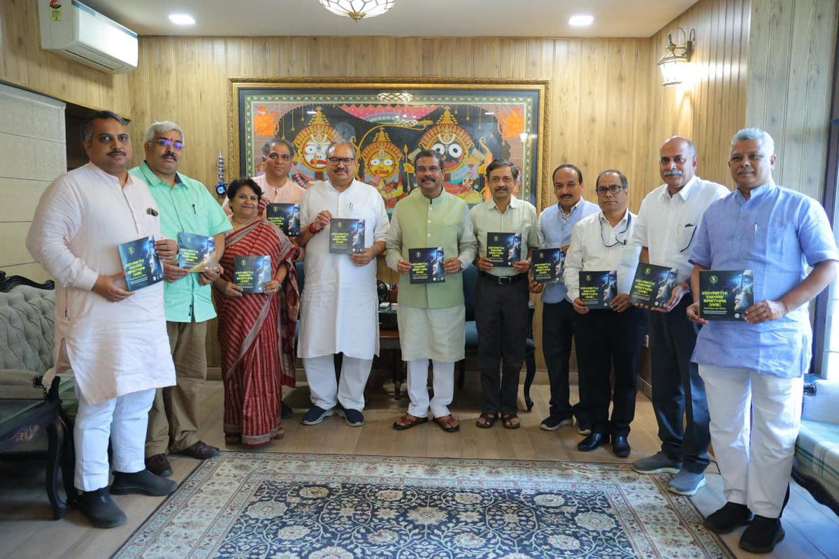 DelhiVigBharati's tweet image. Launch of India’s Largest Science Talent Examination VVM-2025-26 Brochure by Shri Dharmendra Pradhan Ji, Minister of Education, Govt. of India at INSA Delhi.
#VijnanaBharati #educationministry #VibhaDelhi #VVM #Talentexamination #INSA