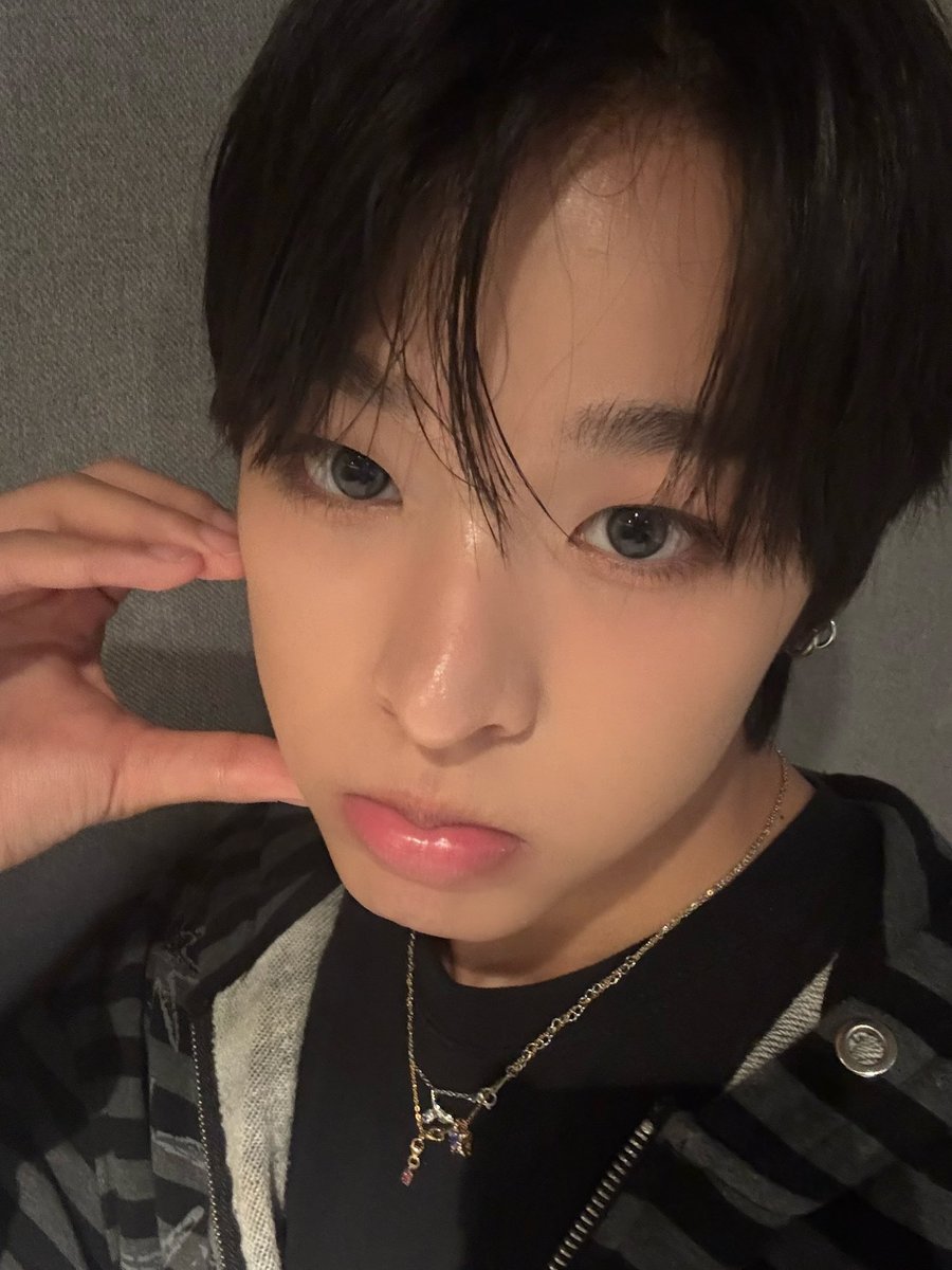628boy's tweet image. ์จ
๊ท์ฌ์?
๋งค๋ ฅ์์ง
๋๋ ๊ทธ๋ ๊ฒ ์๊ฐํด
๊ฐ์ด ๊ท์ฌ์ํ์
ํํ