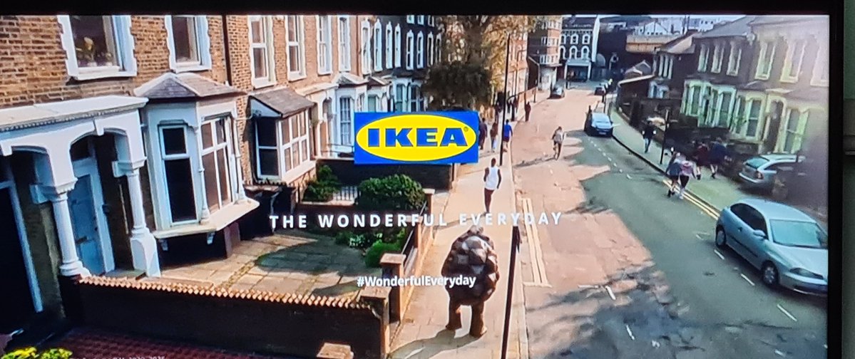 I may be missing something here, but I defy anybody to explain the rationale behind the current <a href="/IKEAUK/">IKEA UK</a> Tv advert to me🤔
