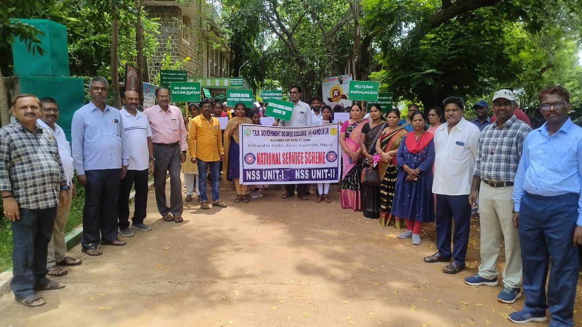 trrgdckandukur's tweet photo. Swatchandhra Swarnandhra Activities at TRR Government Degree College(A) Kandukur.
3rd Saturday, July 19, 2025.

1.Plastic Waste to Art Exhibition.
2.Swatchandhra Pledge 
3.End Plastic Pollution Awareness Rally.
#APCCE
#GDCsSASA
#GDCsPlasticFreeCampus
#TRRGDCKandukur https://t.co/LXBIbTWezu
