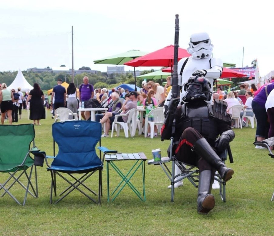 Caption time again.....

Let us know your funniest caption for the image in the comments.....

#501stIreland #Stormtrooper #DelMeeko #InfernoSquad #RelayForLife #BadGuysDoingGood