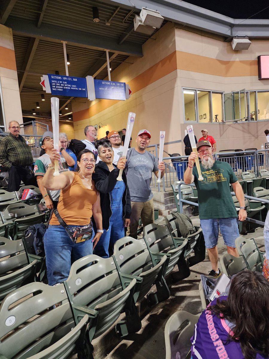 JDawgOakAs72's tweet image. #BeerBatFriday with the @stocktonports was fantastic
No better way than spending #NationalBeerBatDay with friends watching the #CheladasDeStockton win
@TheBeverageBat
