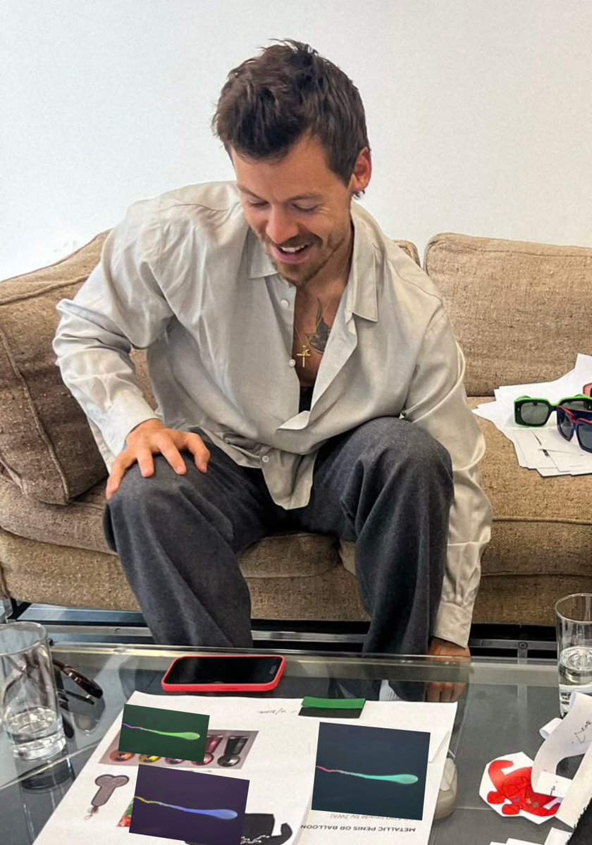 ElDagger28's tweet image. So turns out it was just Harry&apos;s new keychains leaking early