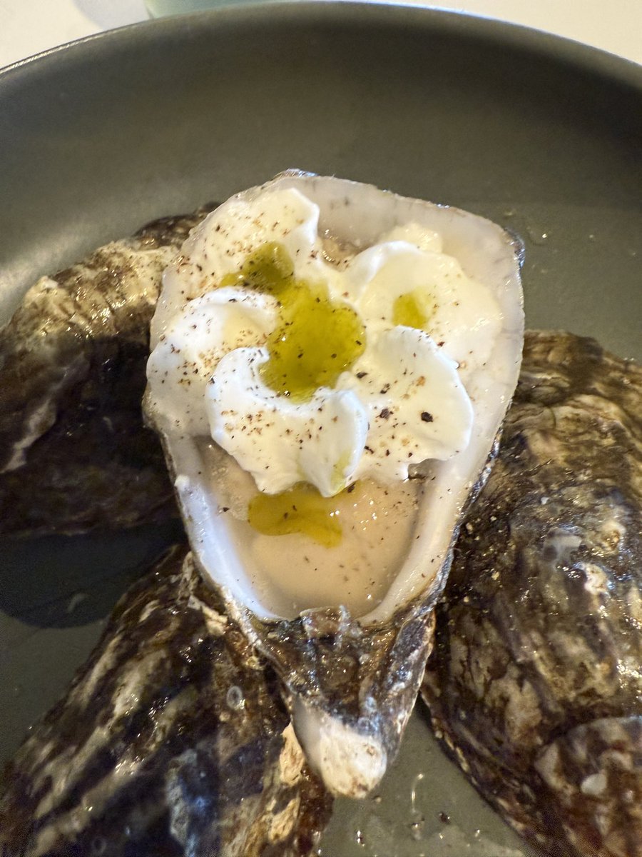 chefjoseandres's tweet image. In Portrush @TheOpen having an amazing golf experience and enjoying local restaurants like @lirseafood with awesome local seafood….and also paying tribute to our beloved @Bourdain