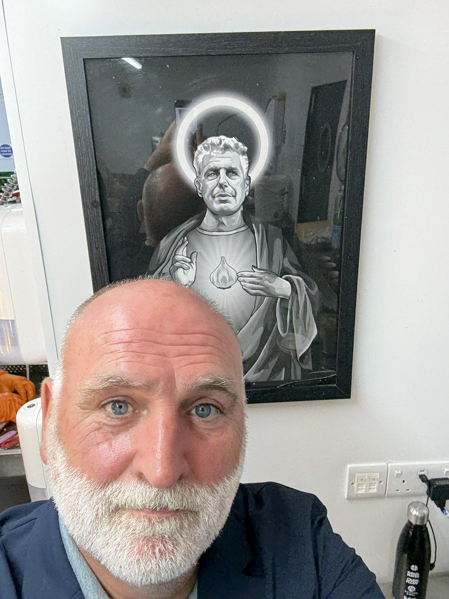 chefjoseandres's tweet image. In Portrush @TheOpen having an amazing golf experience and enjoying local restaurants like @lirseafood with awesome local seafood….and also paying tribute to our beloved @Bourdain