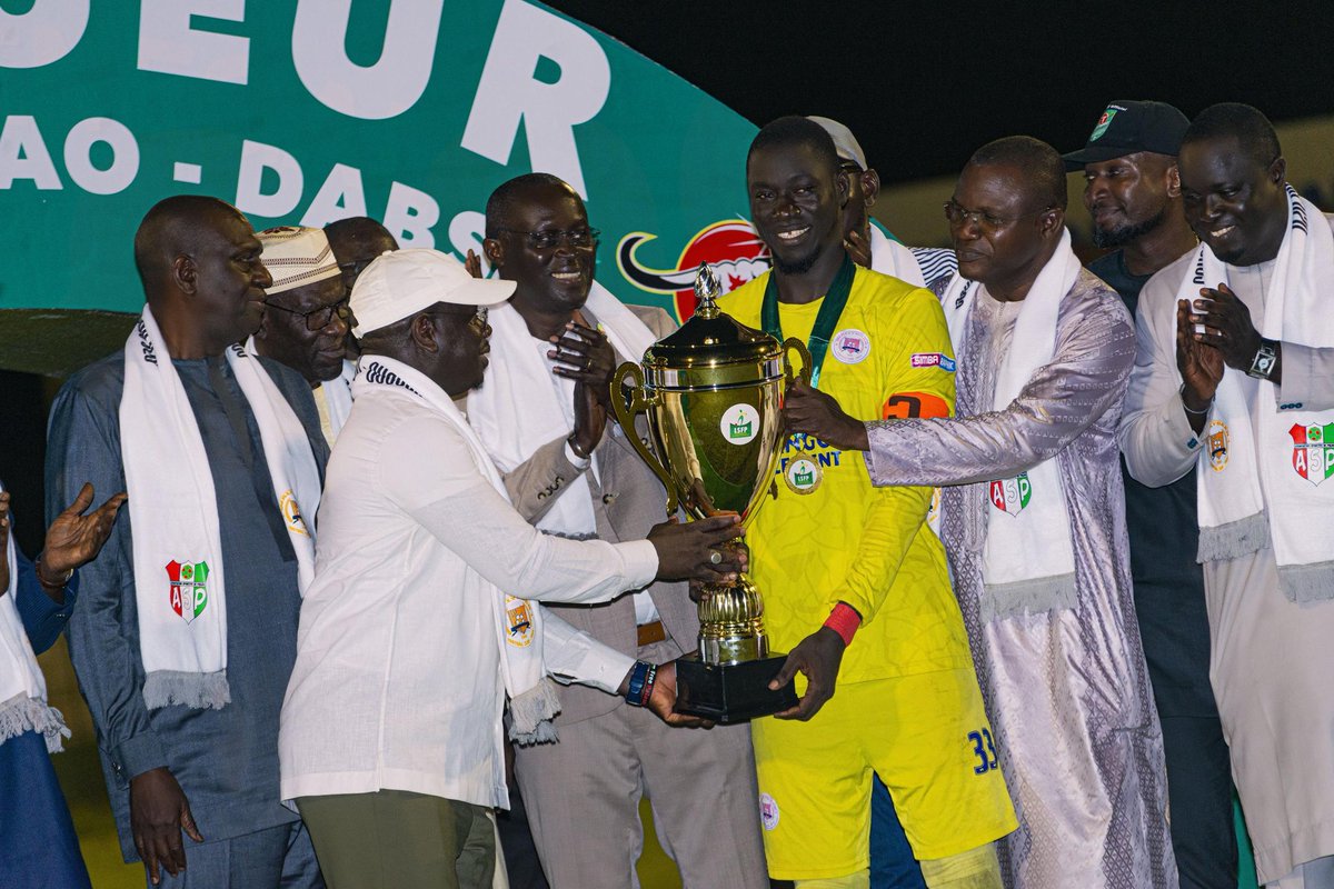 🎉 FINALE COUPE DE LA LIGUE CARABAO – DABS
J’ai eu le privilège d’assister à une finale mémorable ce vendredi 18 juillet 2025 au Stade Lat Dior de Thiès.
Un grand bravo à Wallidaan FC qui s’est imposé face à AS Pikine et remporte cette Coupe 🏆
Félicitations aux joueurs, au staff