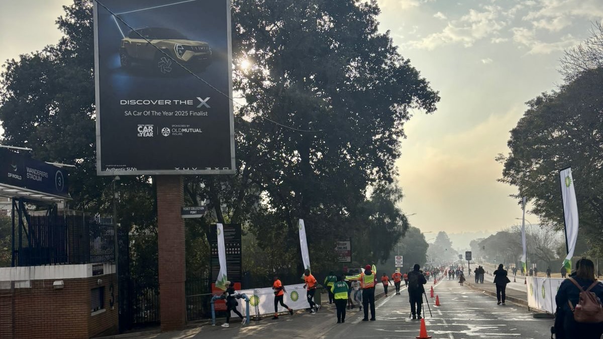 Mahindra_SA's tweet image. This morning, Mahindra South Africa stood alongside over 10,000 South Africans at the 2025 Nelson Mandela Day Walk and Run.
We’re proud to support this powerful event and to walk alongside every South African who showed up and took part.
#MahindraSA #TogetherWeRise