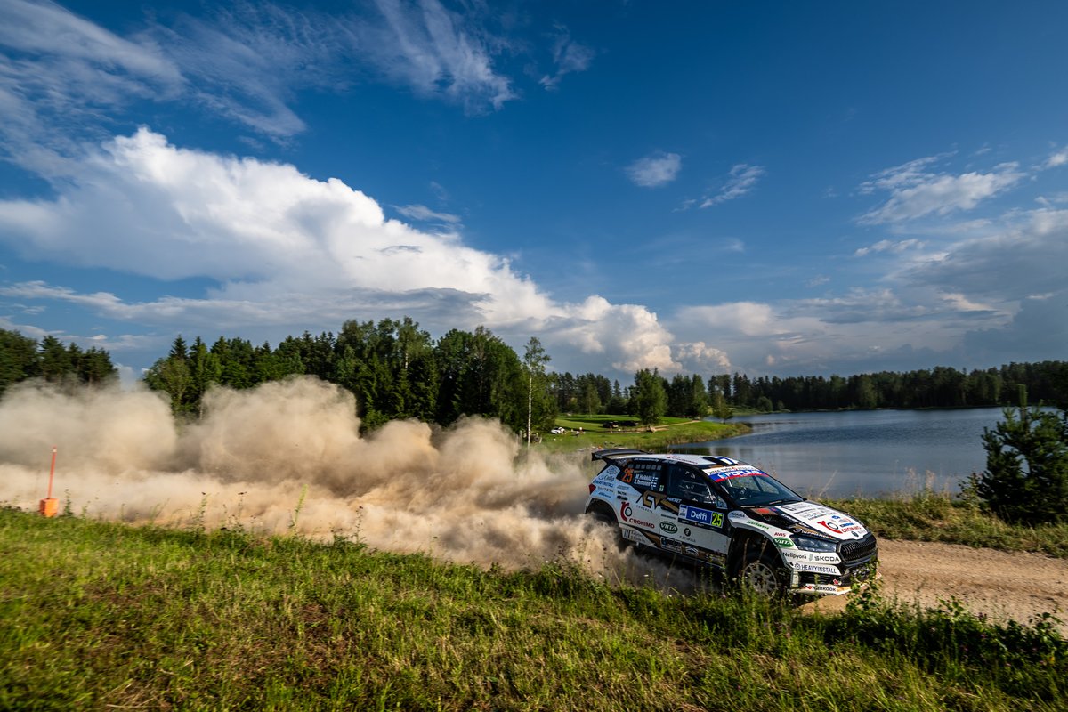 Another fastest time to round out the morning loop ✌ It was a bit of a mixed bag of stages for us. We were fastest on both times on the Kanepi stage, but in Raanitsa we were not quite on the pace. We were pushing but I would like to be much faster than Roope, but it's hard.