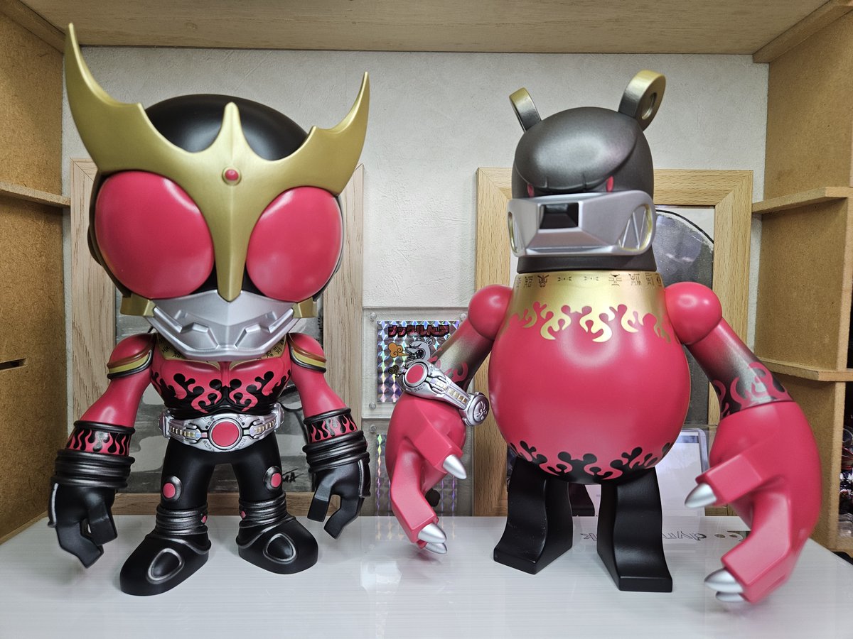 toshgosh4's tweet image. 届いたぁ!
#TOUMA さんデザインの #仮面ライダークウガ ナックルウェーバーパターン と #ナックルベア マイティーフォームカラーです。
この重量感サイコーです。これは良いものだ!
息子協力のもとお迎えできてよかった!ありがとう!!
ここにきてナックルベアの新造形に出会えるなんて嬉しすぎる!