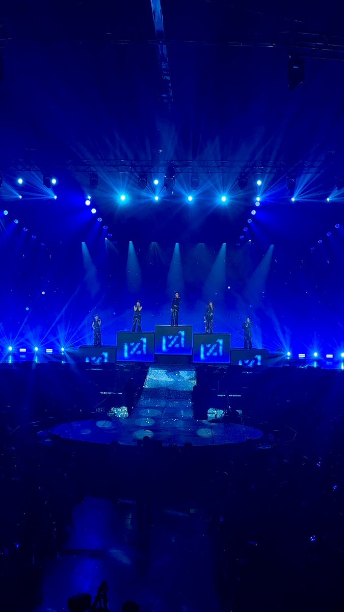 sallmonggg's tweet image. "ขอบคุณที่กลับมานะครับ" 🖤💙 
- ขอบคุณที่กลับมาทำให้ต้นไม้ที่มันเหี่ยวเฉานานหลายปี กลับมามีชีวิตชีวาอีกครั้ง เราคิดถึงพวกแกมากเลยนะ ลาษวรรณ เรายังเป็นชีแสง ของพวกแกเสมอ ขอบคุณนะ เรายังคอยมองพวกแกอยู่ไกลๆ แบบนี้ หลังพวกแกหนึ่งก้าว ยังมีเราตลอดไป 🖤💙😭 รักมากที่สุด 🖤💙
#LAZ1