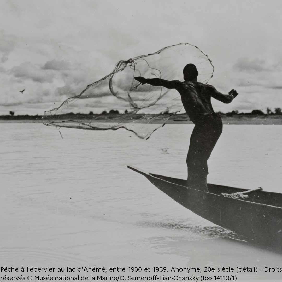 MinistereCC's tweet image. #AnnéeDeLaMer 🌊 📷 | Comment les communautés de pêcheurs ont-elles été perçues par les photographes du 19e siècle au 21e siècle ? Réponses au @museemarine avec "La pêche au-delà du cliché, inédits de la collection".
Jusqu’au 17 août 👉 swll.to/pecheaudelacli…
#LaMerEnCommun