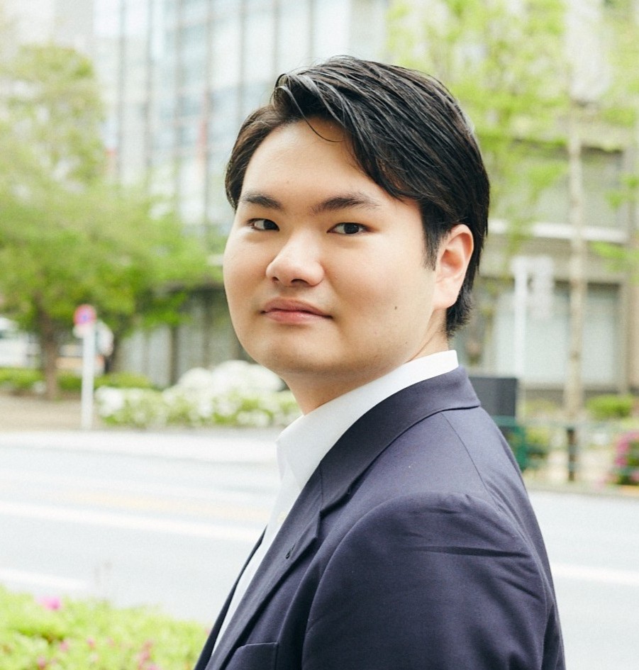 Steenz_jp's tweet photo. 地元・沖縄や日本の政治について、政策提言やボランティアを通して向き合う、平安名　秋さん（19）📢

「ウチナーンチュ」のアイデンティティを誇りに活動を続ける平安名さん。
政治に���味を持つきっかけとなった友人とのエピソードや、描く将来像について聞いてみました🌊
#気になる10代名鑑 https://t.co/Ctn1tZVfi3