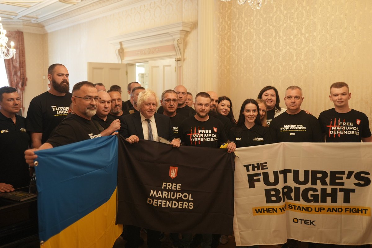 dtek_en's tweet image. &quot;We are defending Ukraine in a different way now – by keeping the lights on&quot;.

DTEK veterans met with former UK Prime Minister @BorisJohnson in London, sharing their experiences from military frontlines to energy frontlines. Our veterans told him Ukraine needs more air defence…