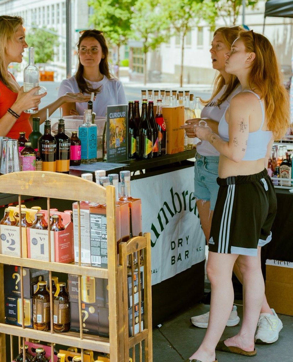 ShopLocRaleigh's tweet image. The Raleigh Foodie Fare is back!🍴 Come by Moore Square this Sunday for an afternoon of foodie fun from MAKRS!
🛍️ 40+ local vendors
🍻 Beer from Brewery Bhavana
🍸 NA cocktails from Umbrella Dry Bar
🎶 Live tunes
🌮 20+ food trucks
⌚ 11am-3pm
🗓️ 7/20
📍 Moore Square