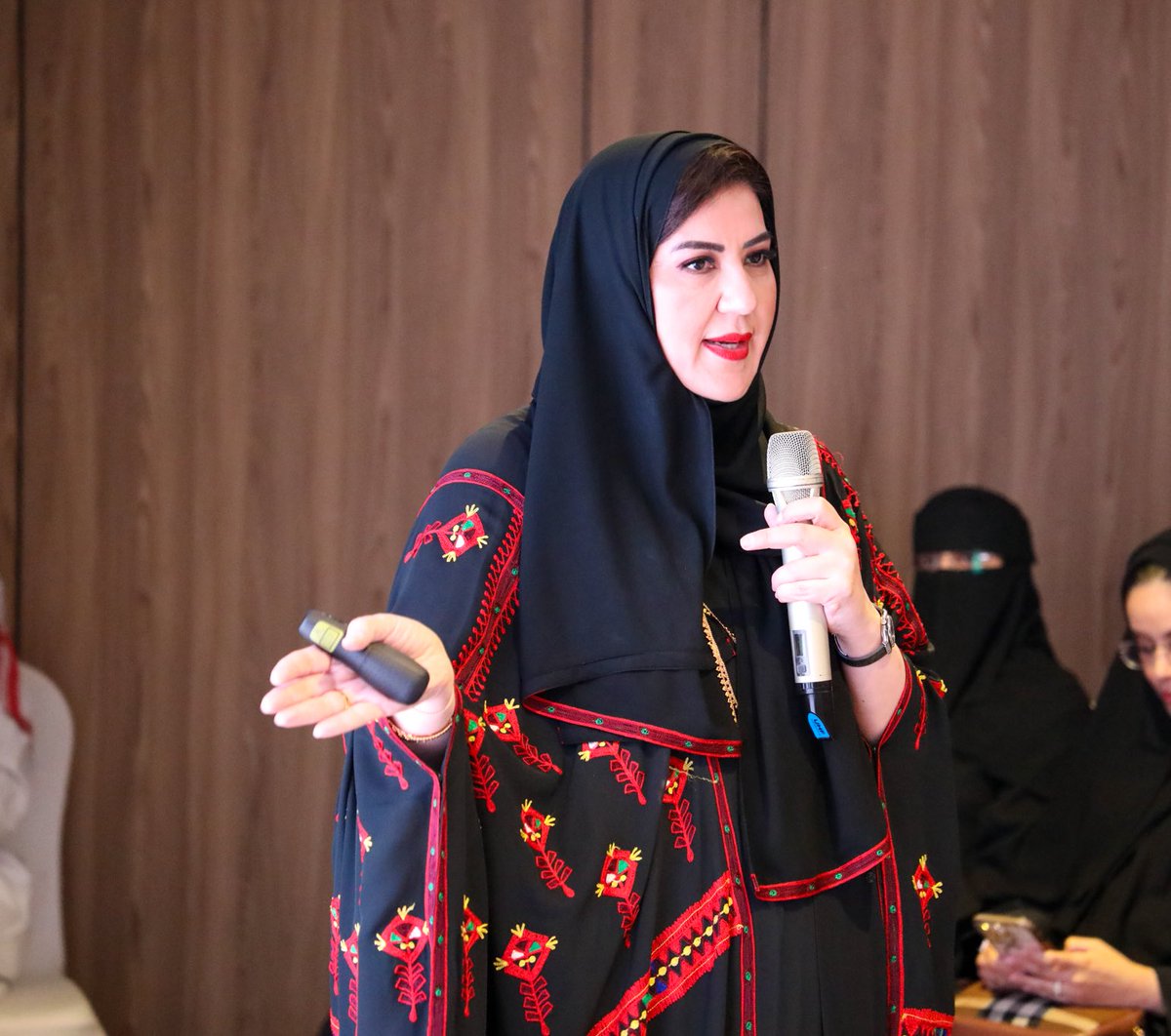 Eman Alnamnakani tweet media