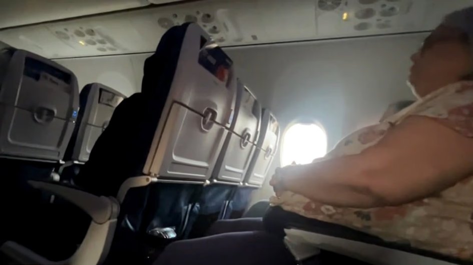 alex_a1_'s tweet image. A Delta pilot&apos;s quick actions in Nashville narrowly avoided a potential disaster when a small plane crossed the runway during takeoff. Safety and awareness made all the difference!  dailymail.co.uk/news/article-1…