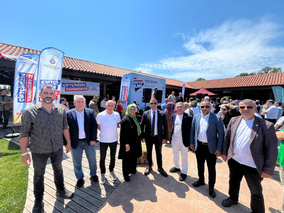 mhpbeykoz's tweet photo. 📍#Cumhuriyetköy Pazarı

İlçe Başkanımız Emre ÇÖMLEKÇİ, Kadın Kolları Başkanımız Sare SEZER, Belediye Meclîs Üyelerimiz Kadir ÇAKIROĞLU ve Bülent GÖKDAĞ Beykoz Belediyesi Tohum Dağıtım Töreni ve Çiftçi Buluşması’na katıldılar. 

@_MHPistanbul_ @sertel_selim @YasarKaba17 @Emrecomlekcii 

@Beykoz_Bld