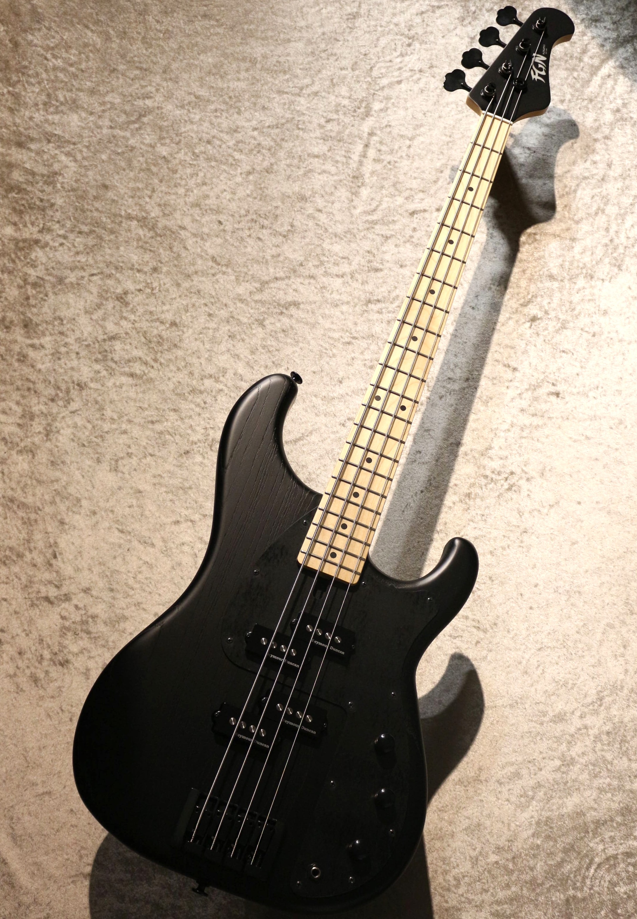 ジャンク　エレキベース ブラック シングルコイル Yahoo!オークション - VINTAGE 変形エレキベース ジャンク BASS