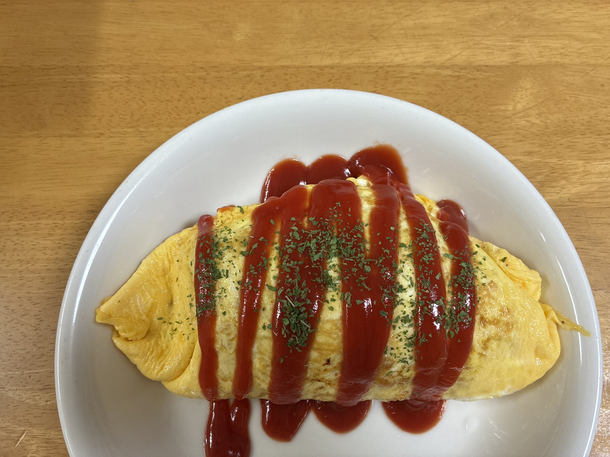 オムライス オムライス専門店】話題の「ぱっかーんオムライス」に釘付け
