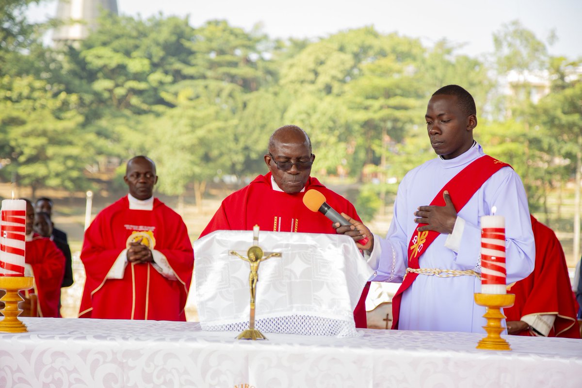 UMNamugongo's tweet image. Honoring our school's journey with a spirit - filled Mass, may God continue to guide and bless us all. #Namugongo@58