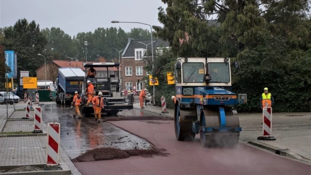 Noordsingel Leidschendam krijgt nieuwe asfaltlaag -  hetkrantje-online.nl/l/162381