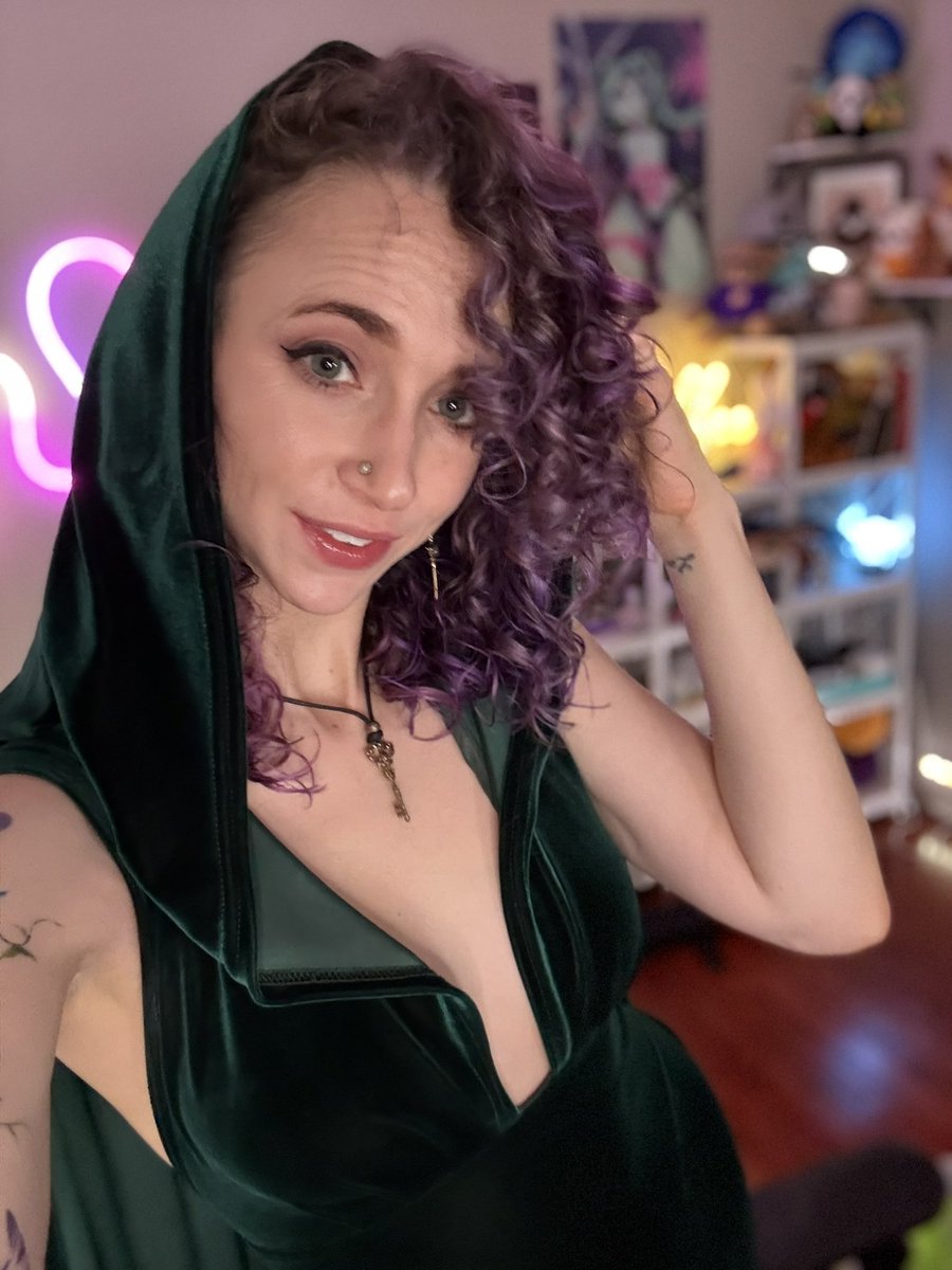 curlybdancer's tweet image. I known I’m on earlier than normal but we are playing nightreign with @PennyMeowy and @savplaysgames ! Then some more BG3 Honour mode!!
┆
┆
╰┈➤ˎˊ˗ twitch.tv/curly
╰┈➤ˎˊ˗ youtube.com/@curlybdancer