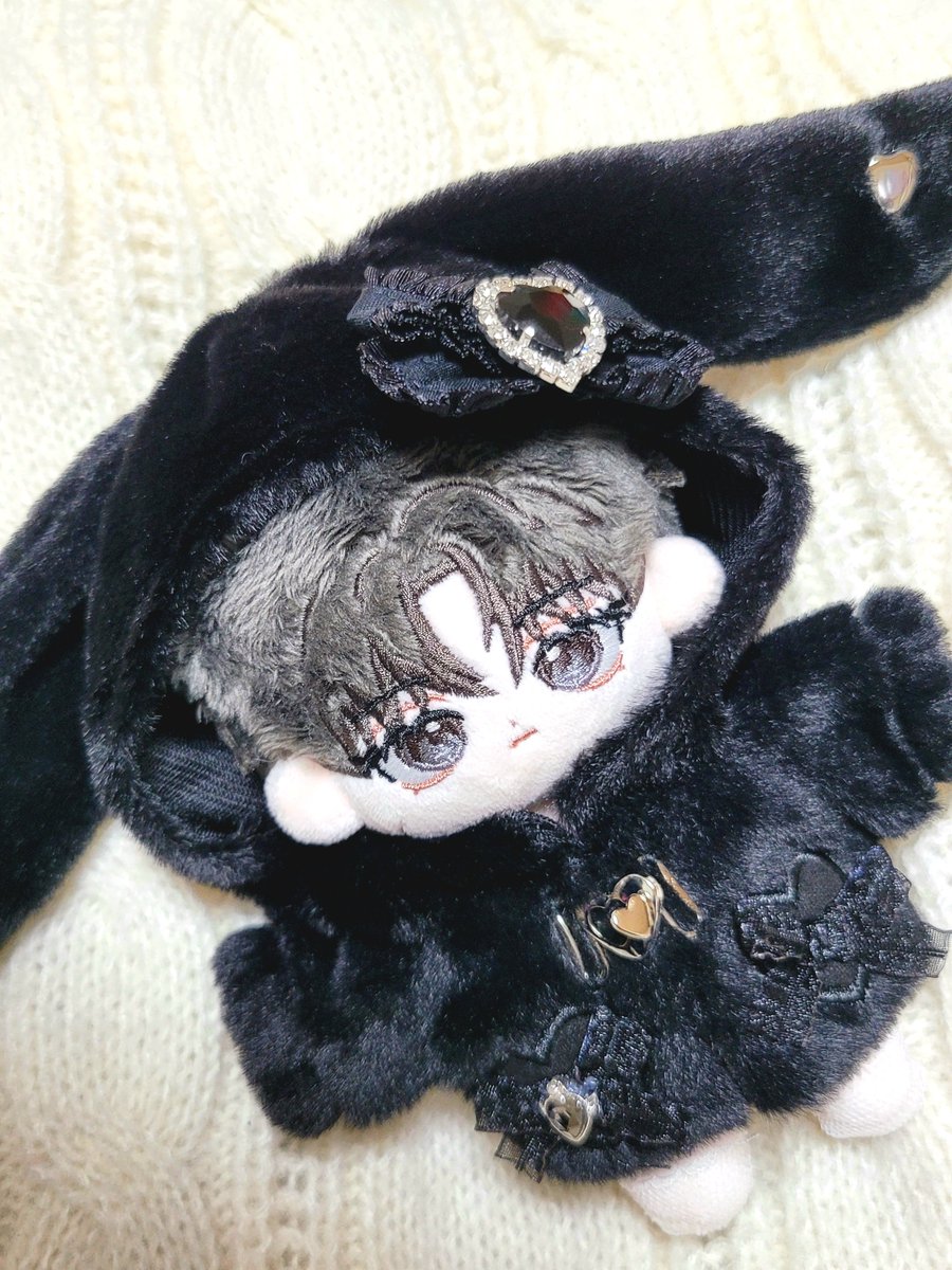 #Puppy_Narin
#소름이 🐰🖤
#살짝소름이
#연꽃이피었솜
🖤Black Rabbit🖤