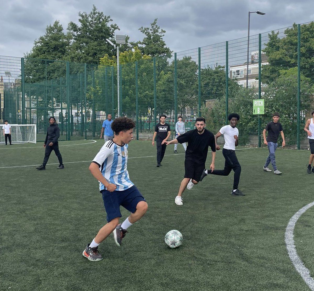 HaringeyLP's tweet image. Thank you to @MentorHus for taking some of our boys down to Market Road for an end of term football tournament this week. ⚽️ @capementors #ThisIsAP