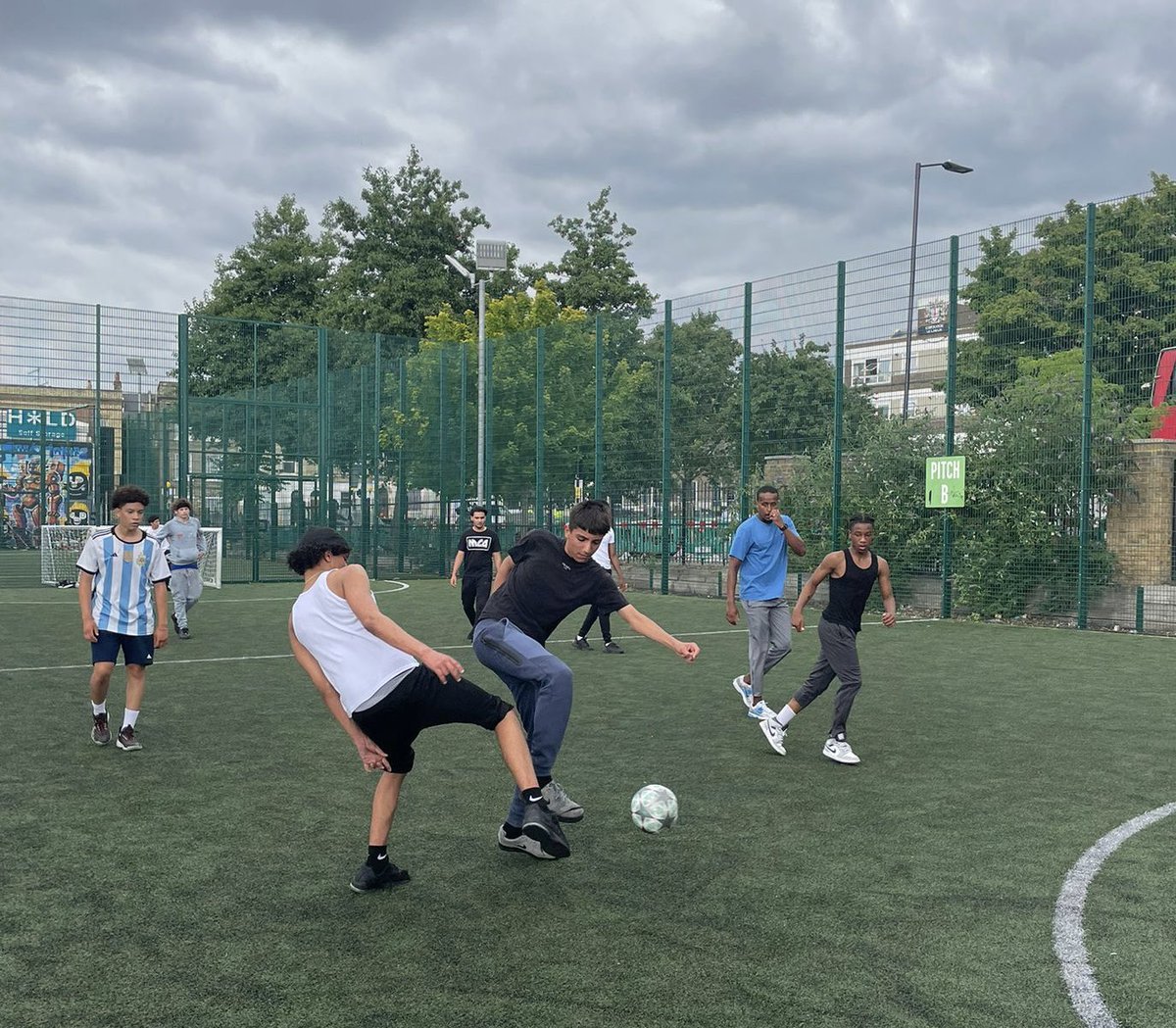 HaringeyLP's tweet image. Thank you to @MentorHus for taking some of our boys down to Market Road for an end of term football tournament this week. ⚽️ @capementors #ThisIsAP
