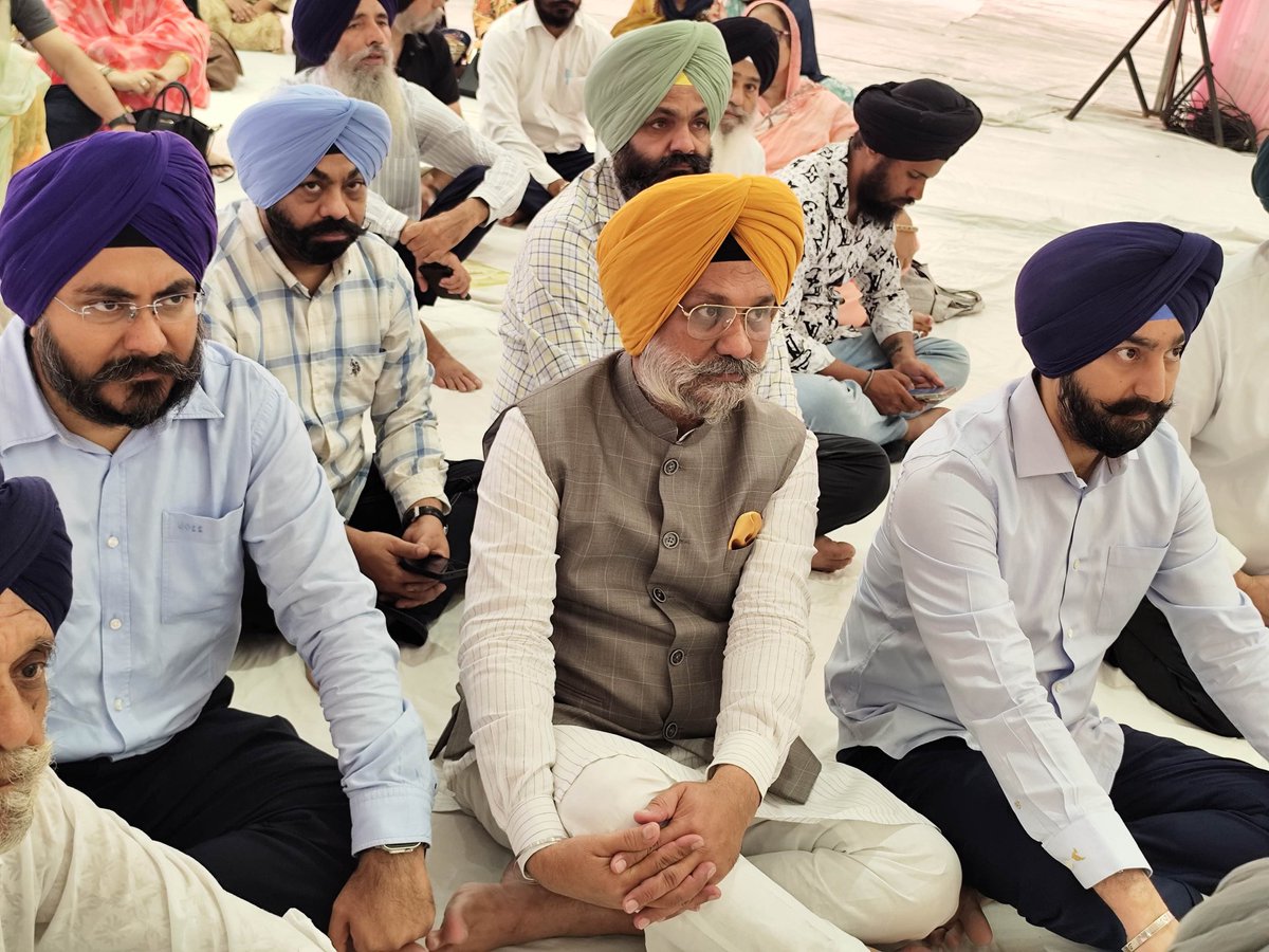jagdipskahlon's tweet image. ਬਾਲਾ ਪ੍ਰੀਤਮ ਧੰਨ ਧੰਨ ਸਾਹਿਬ ਸ੍ਰੀ ਗੁਰੂ ਹਰਿਕ੍ਰਿਸ਼ਨ ਸਾਹਿਬ ਜੀ ਦੇ ਪ੍ਰਕਾਸ਼ ਗੁਰਪੁਰਬ ਨੂੰ ਸਮਰਪਿਤ ਦਿੱਲੀ ਸਿੱਖ ਗੁਰਦੁਆਰਾ ਪ੍ਰਬੰਧਕ ਕਮੇਟੀ ਵੱਲੋਂ ਸੰਗਤਾਂ ਦੇ ਸਹਿਯੋਗ ਨਾਲ ਹਰ ਸਾਲ ਦੀ ਤਰ੍ਹਾਂ ਗੁਰਮਤਿ ਸਮਾਗਮ ਭਾਈ ਲੱਖੀ ਸ਼ਾਹ ਵਣਜਾਰਾ ਹਾਲ ਗੁਰਦੁਆਰਾ ਰਕਾਬ ਗੰਜ ਸਾਹਿਬ ਵਿਖੇ ਬਹੁਤ ਹੀ ਉਤਸ਼ਾਹ ਅਤੇ ਸਤਿਕਾਰ ਸਹਿਤ ਮਨਾਇਆ ਗਿਆ।
ਸ੍ਰੀ…