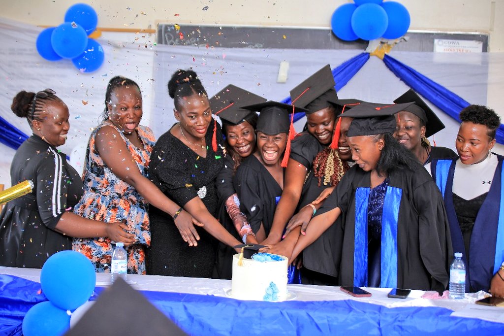 Reachoutmbuya's tweet photo. 1/2
98 Adolescent Girls and Young Women (AGYW) under the #DREAMSProject, who were trained in hairdressing in 2024, graduated yesterday after receiving their results from @dit_uganda . https://t.co/UjLJ8AmMjO