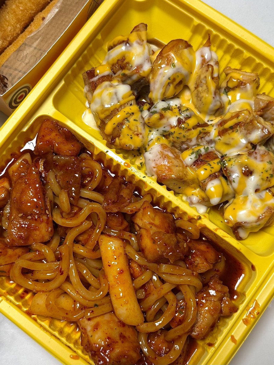 chhhomp's tweet image. 훌랄라 치즈마요, 양념구이에 우동사리 추가