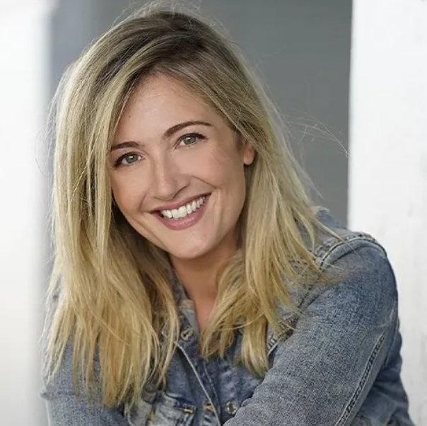 Joyeux anniversaire <a href="/EmilieRadioFr/">Emilie Mazoyer</a>