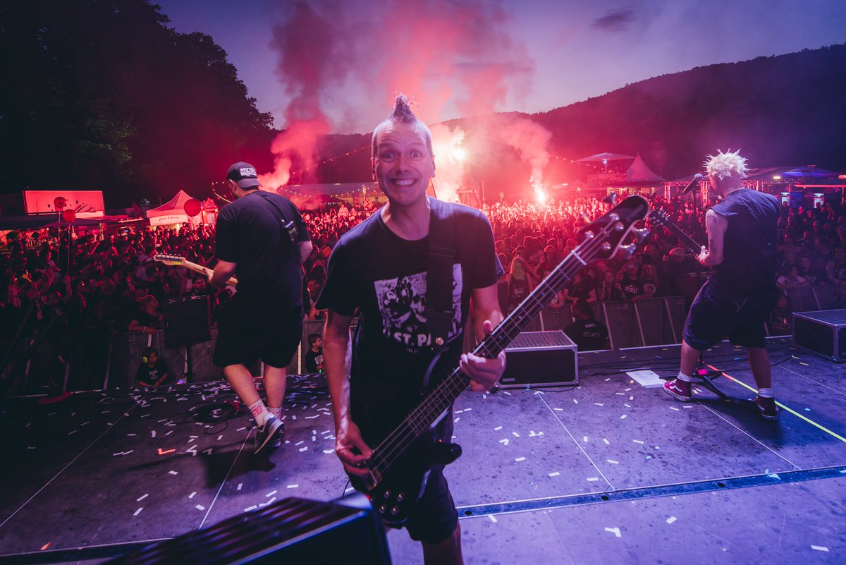 ZSKberlin's tweet image. Was zur Hölle? Danke @haunerock ! Das war wirklich völlig verrückt. Genialer Abend 😍🥂
(Fotos: @adina_scharfenberg_photography)