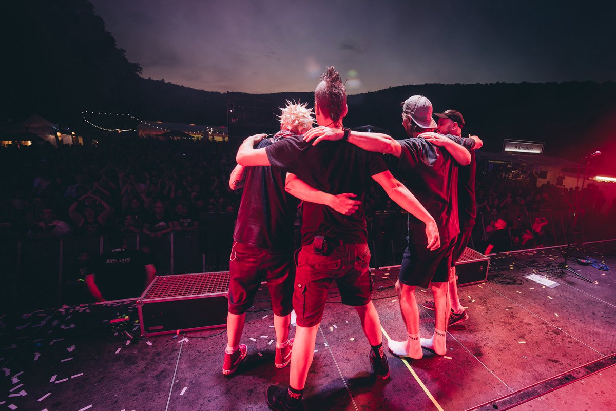 ZSKberlin's tweet image. Was zur Hölle? Danke @haunerock ! Das war wirklich völlig verrückt. Genialer Abend 😍🥂
(Fotos: @adina_scharfenberg_photography)