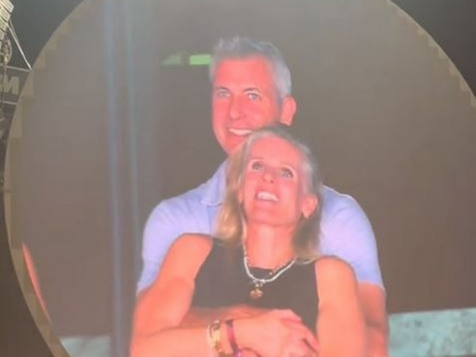 A shy couple's adorable reaction on a Coldplay concert kiss cam - and Chris Martin's playful tease - has gone viral with millions sharing the moment!   mirror.co.uk/3am/celebrity-…