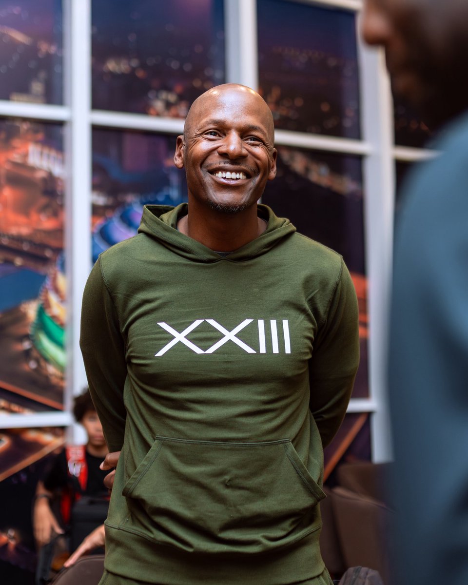 theBAL's tweet image. Welcome to the Land of a Thousand Hills, Ray Allen! ⛰️
NBA legend and Hall of Famer Ray Allen has touched down in Rwanda with his family! 🇷🇼
#VisitRwanda #BAL5