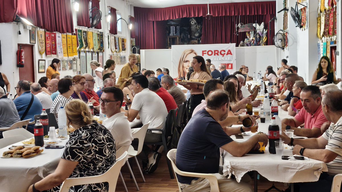 PSOEValencia's tweet image. Hui des de @FallesDeProgres comencem un nou cicle d'esmorzars fallers progressistes. 

Un espai on hem pogut debatre sobre la gran festa que són les falles 🔥 

Gràcies als més de 150 fallers i falleres que ens heu acompanyat ￼￼❤️