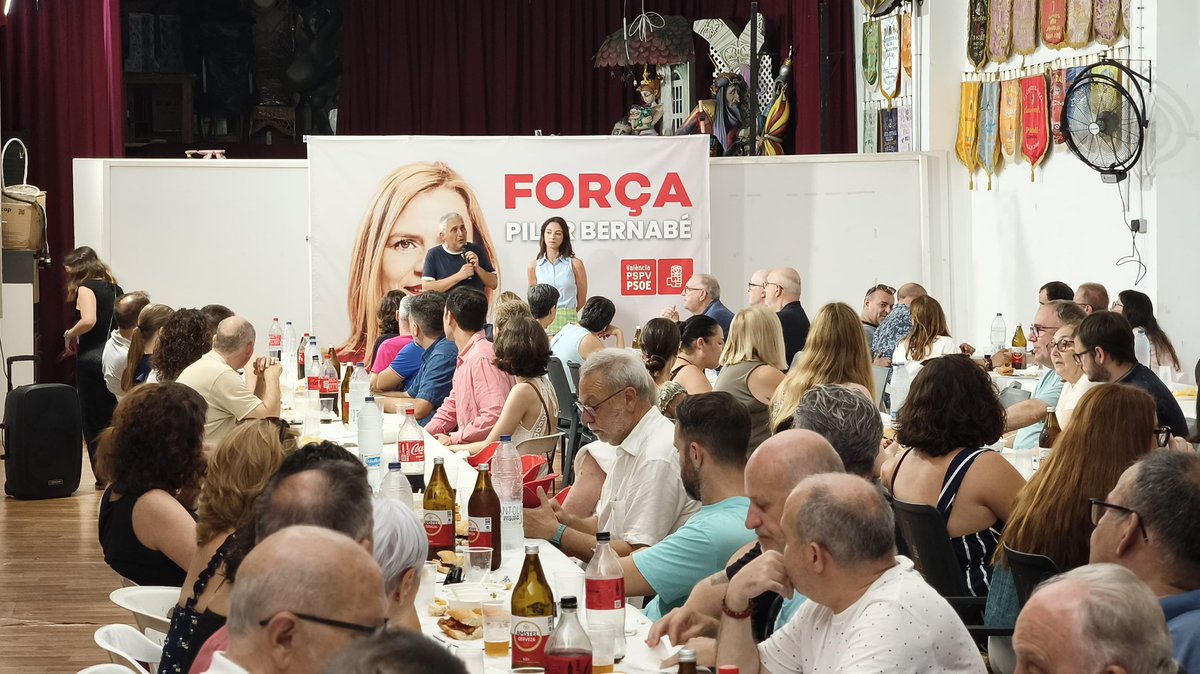PSOEValencia's tweet image. Hui des de @FallesDeProgres comencem un nou cicle d'esmorzars fallers progressistes. 

Un espai on hem pogut debatre sobre la gran festa que són les falles 🔥 

Gràcies als més de 150 fallers i falleres que ens heu acompanyat ￼￼❤️
