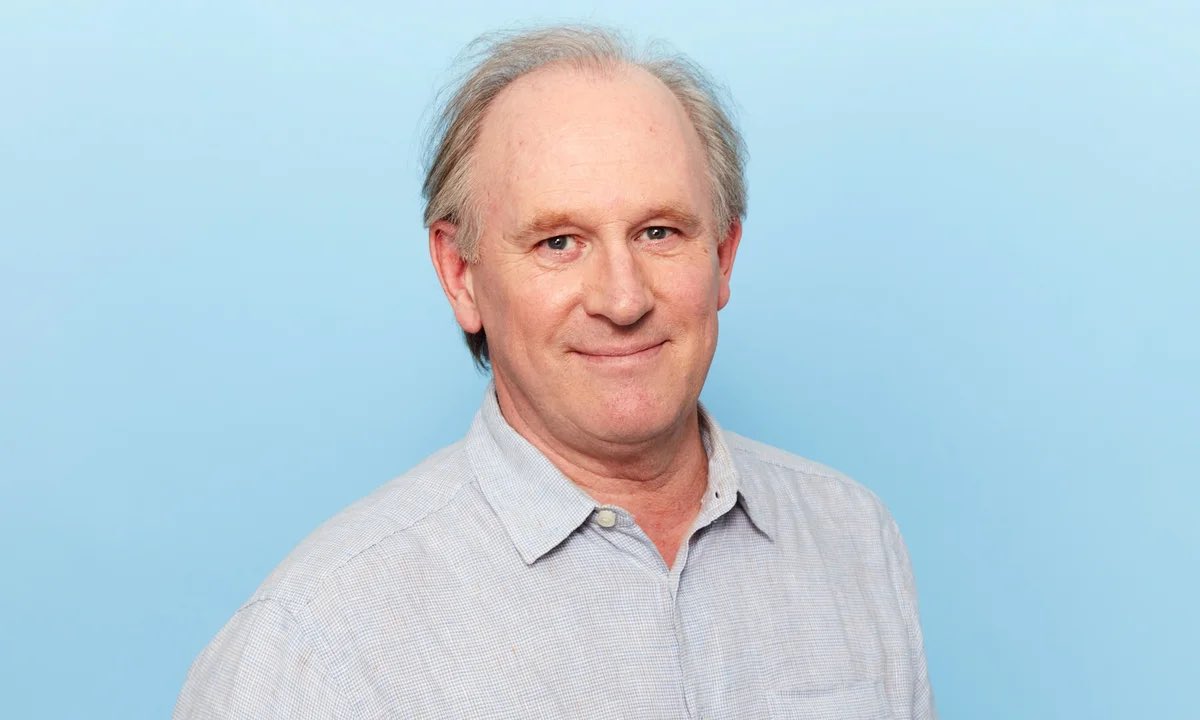 WhoCraved's tweet image. Peter Davison has just found his keys | 🚨
“Thank fuck, now where did I put my phone?”