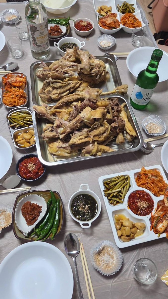 지인들 초대해서 미리 초복 즐기기😊😊

#전주 #전북 #fs  #팸섭 #스팽키 #sm