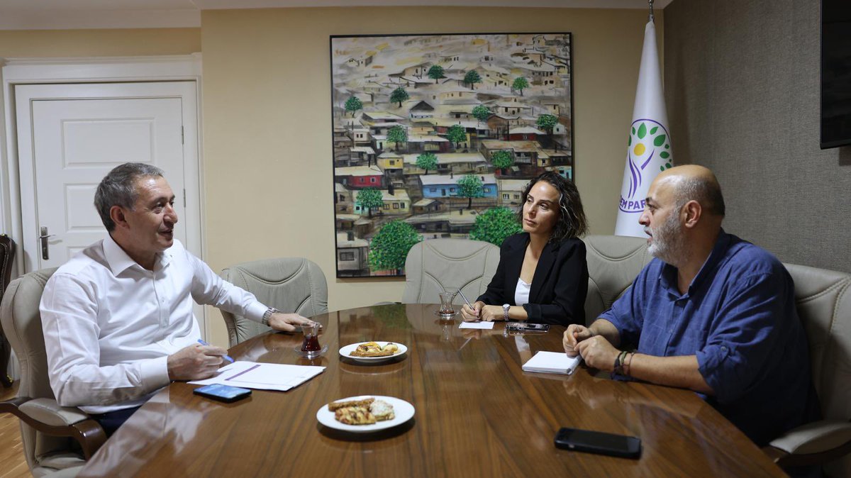 DEM Parti: 

CHP hep kaybettirdi, CHP bizim adayımıza oy versin.

Dün İmamoğlu yoktu, Selahattin Demirtaş, Figen Yüksekdağ vardı. 

DEM Parti Eş Genel Başkanı Tuncer Bakırhan, T24’den Gökçer Tahincioğlu ve Ceren Bayar'a konuştu:

💢 Cumhuriyet Halk Partisi'nin yüzde 35 oyu var.