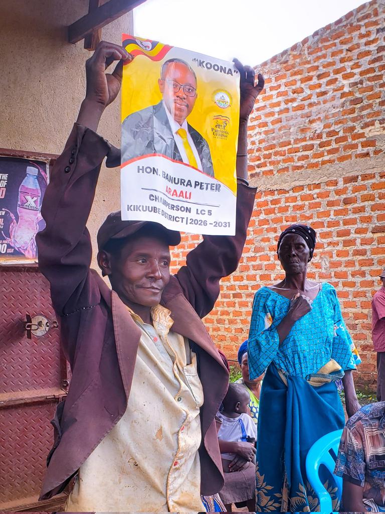Hon_Banurapeter's tweet image. Meet mzee Bijampora of Kakono a senior citizen and great supporter of @KagutaMuseveni  and @NRMOnline 
#Aralya