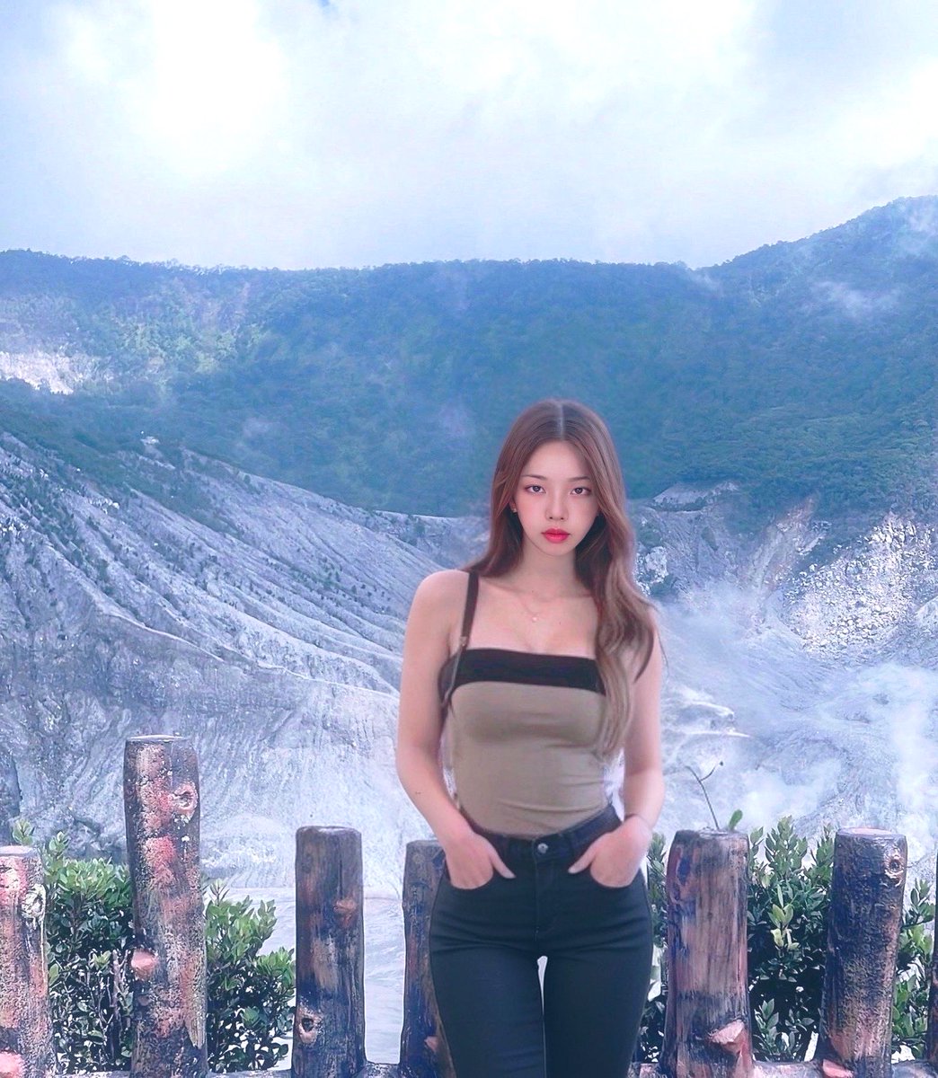 #cd #crossdressor #ts #여장 #보추 #트젠 #NB #쉬메일 
 사진 대방출 2탄 
탁을 하긴했는데 그래도 조금 뽈록한건 어쩔수 없네요 😭 머리를 다시 붙여볼까나 길러도 붙여도 관리가 너무 힘들어서 ㅋㅋㅋ 한국 출발~🛫
우리 댕댕이 어여 보고잡당 😭