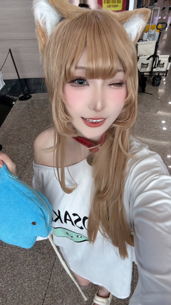 Xeno_trick's tweet image. 오늘 느긋하게 볼일을 보고 출발했는데...
깨달은게 있다 이제 왠만하면 더울때 빨리 갈수 있는게 아니면 행사는 피해야할듯... 땀이 비오듯 나와서 긴급으로 겨우해결...
몇분은 뵈었지만 리턴을 받아야하는고로 현장에서 호평해준 솔맹님과 넬리님 사인이라도
@solmaeng0
@nelly_coss
@EHAN_cos