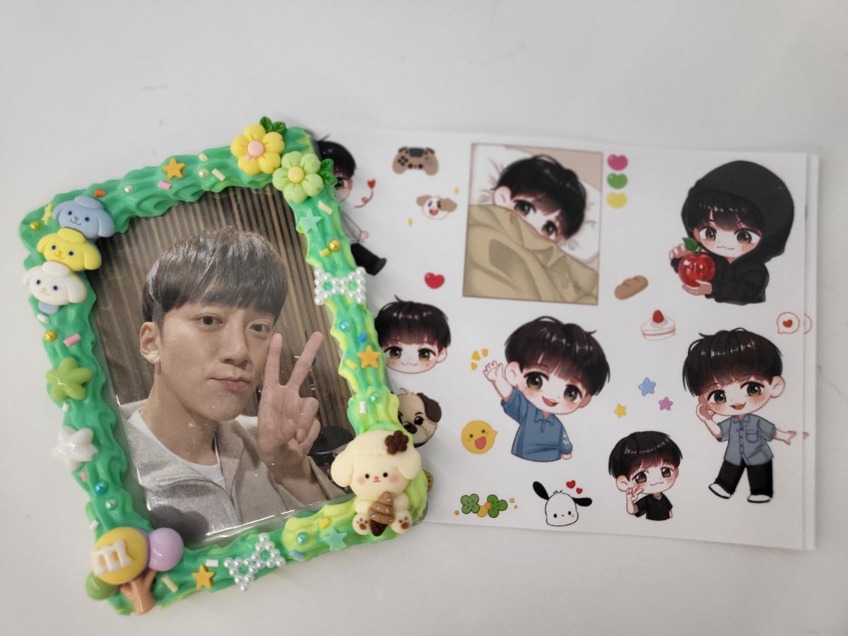 imsala8's tweet image. 서코사인회 후 
카페 왔는데 카페 넘 이쁘게 꾸며져있고
주승님사진들이 벽에 너무 이쁘게 걸려있어서 행복함요
나눔해주신 봄님분들 나눔존에 두신거도 감사히 잘 챙겼습니다!
주최해주신 관계자분들 감사해요
#Happy_Juseung_Day
#여름에_피어난_주승이란_봄
#따스한_오후_청량함을_담다